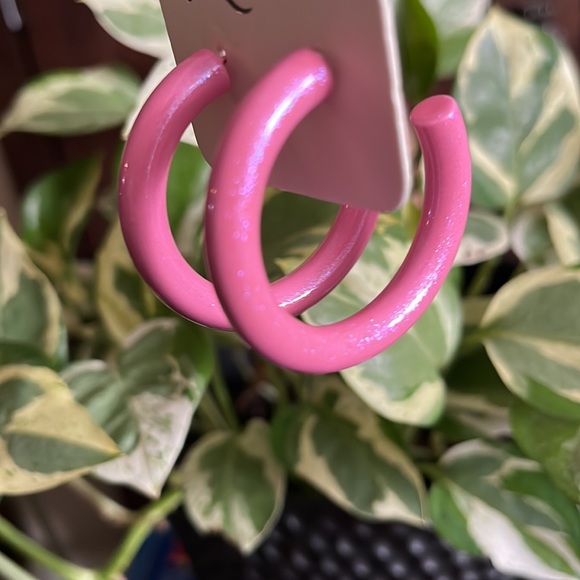 💎💖Lovisa Timeless Enamel Coated Pink Hoop Earrings-NWT - Picture 6 of 14